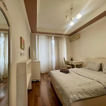 Apartments Near Arena City Kiev Extérieur photo